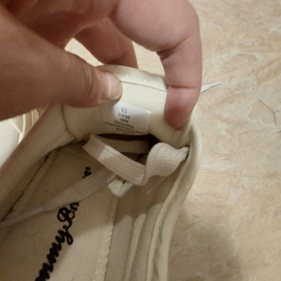 Tommy Bahama canva sneakers bnwt size 6.5 - Picture 2 of 5
